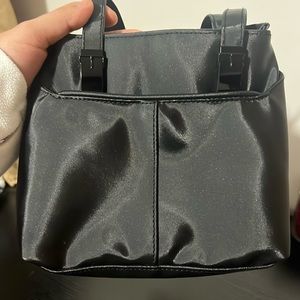 Bucket Bag with long Straps and zipper All Black